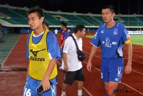 状态火热！布伦森单节狂砍16分，尼克斯带4分优势进入末节（手感滚烫！布伦森单节轰下16分，尼克斯携4分领先迈入第四节）