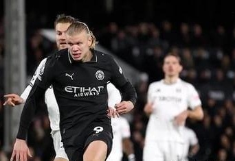 打成表演赛！徐杰单节三分6中5＊3节得到23分（比赛成了表演！徐杰单节三分6投5中，三节砍下23分）