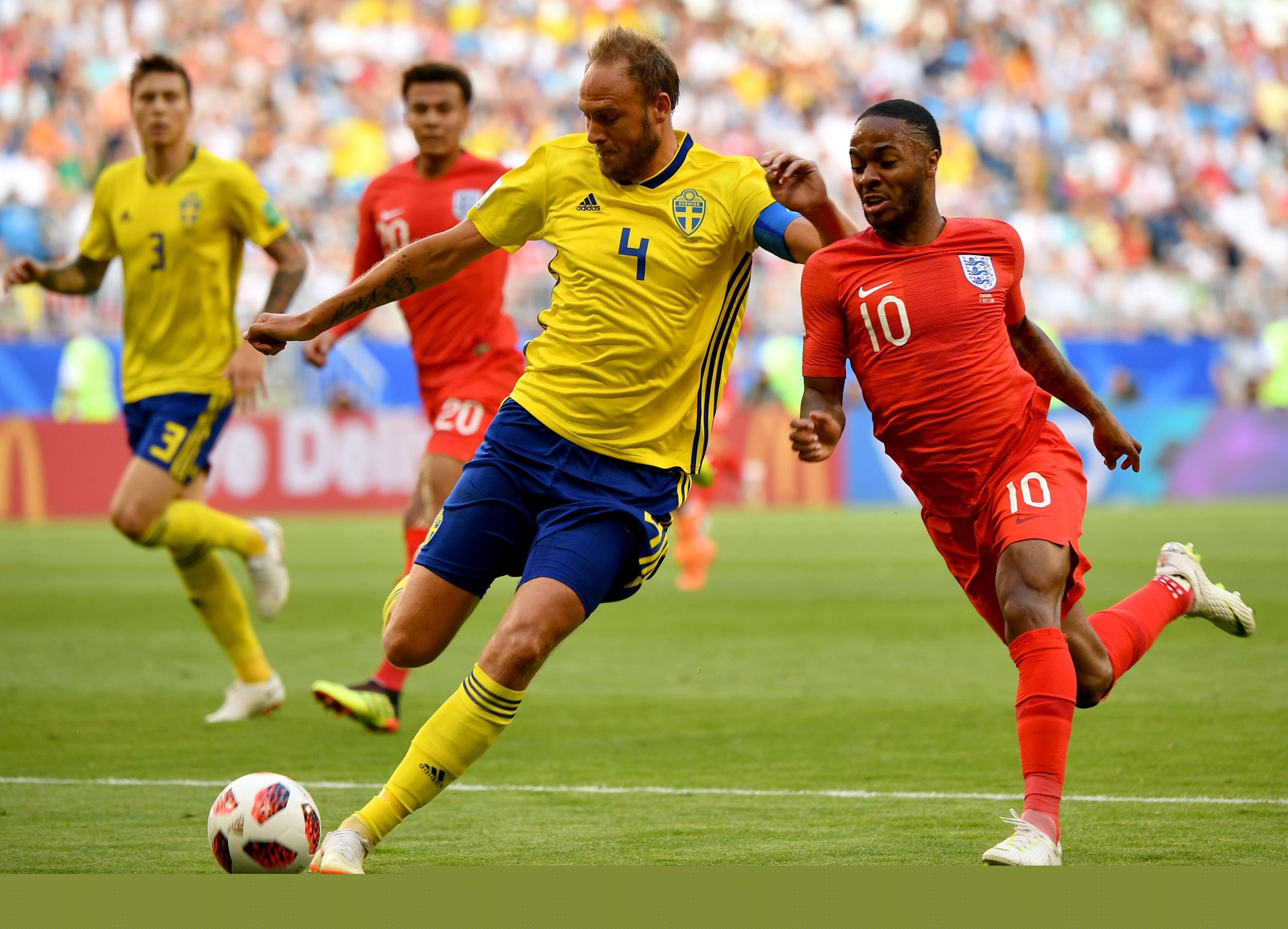 各队补强方案曝光引球迷热议（各队补强计划曝光，球迷议论纷纷）