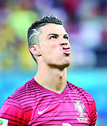 从2002年韩日世界杯开始喜欢上足球，当时政治老...（爱上足球始于2002韩日世界杯，那时政治老...）