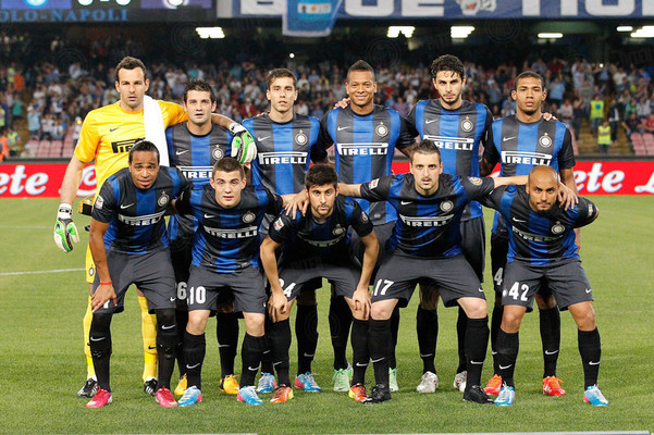 2-1逆转！超级后卫踢疯了，梅开二度导演逆袭，巴萨狂揽4连胜