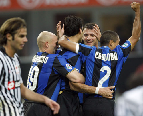 米兰客战都灵首发：莫德里奇领衔，莱奥、恩昆库先发（米兰客场对阵都灵首发公布：莫德里奇压阵，莱奥与恩昆库同先发）