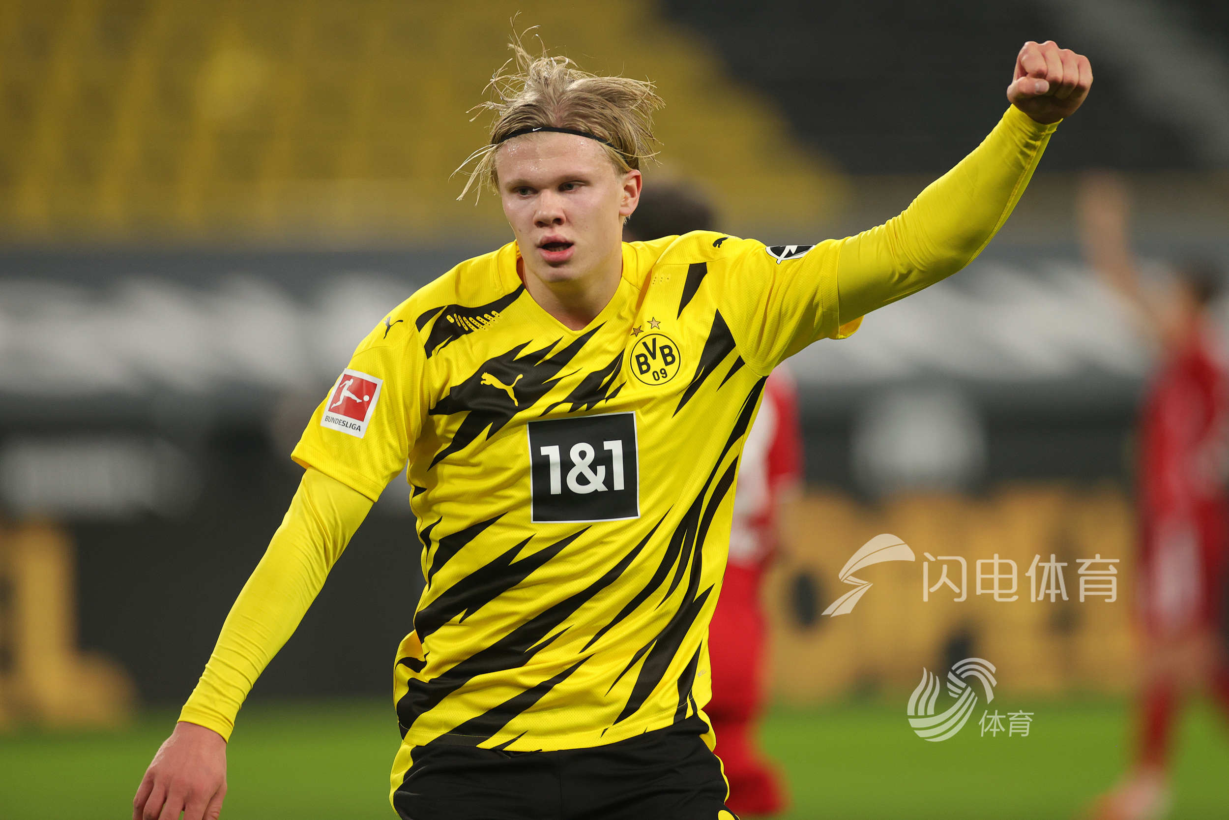 里沙利松在英超不敌利物浦的比赛中打入4球，与凯恩并列最多（英超战利物浦虽败，里沙利松轰四球，与凯恩并列最多）