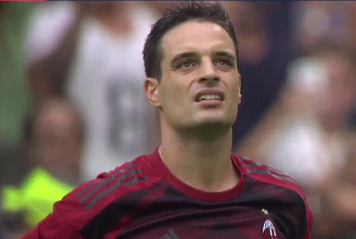 山东泰山选择韩鹏执教，凭借其责任感和团队精神，重燃球队斗志，提升士气，取得进步。（韩鹏执掌山东泰山：以责任与团队精神重燃斗志，提振士气促提升）